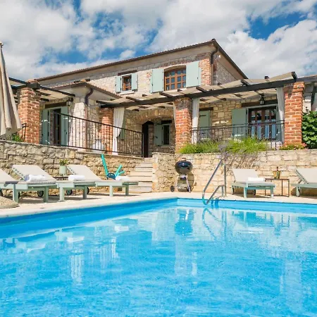 Villa Family Aryana With Pool In Porec *