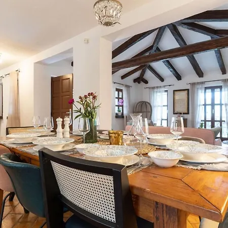 Villa Family Aryana With Pool In Porec Sveti Lovrec Pazenaticki