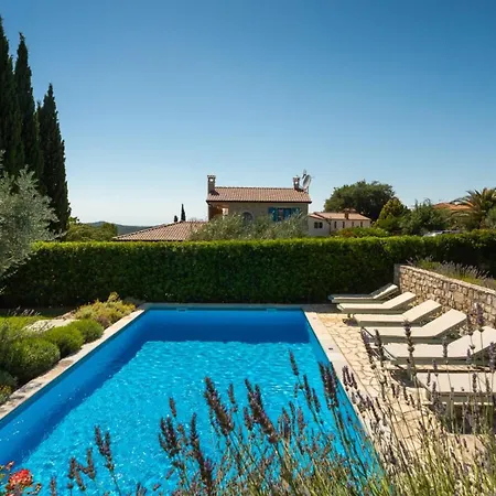 Villa Family Aryana With Pool In Porec