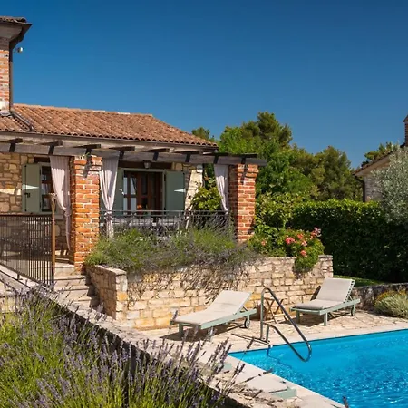 Family Aryana With Pool In Porec * Sveti Lovrec Pazenaticki